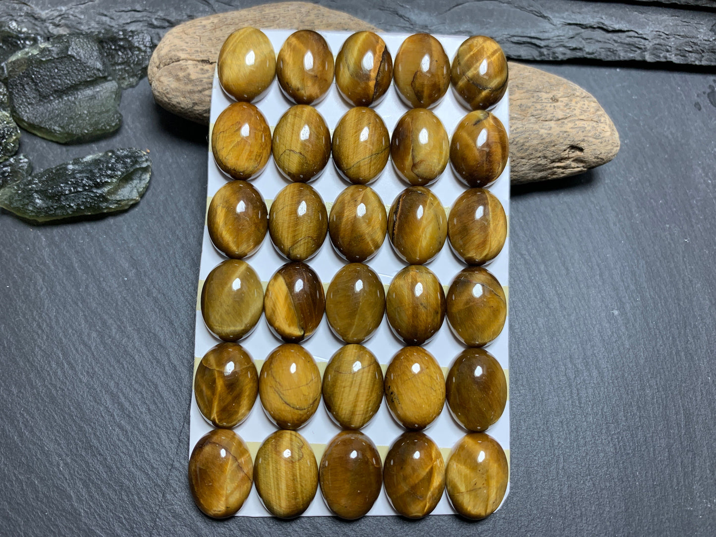 Tiger Eye oval 12x16mm cabochon - Calibrated cabochons