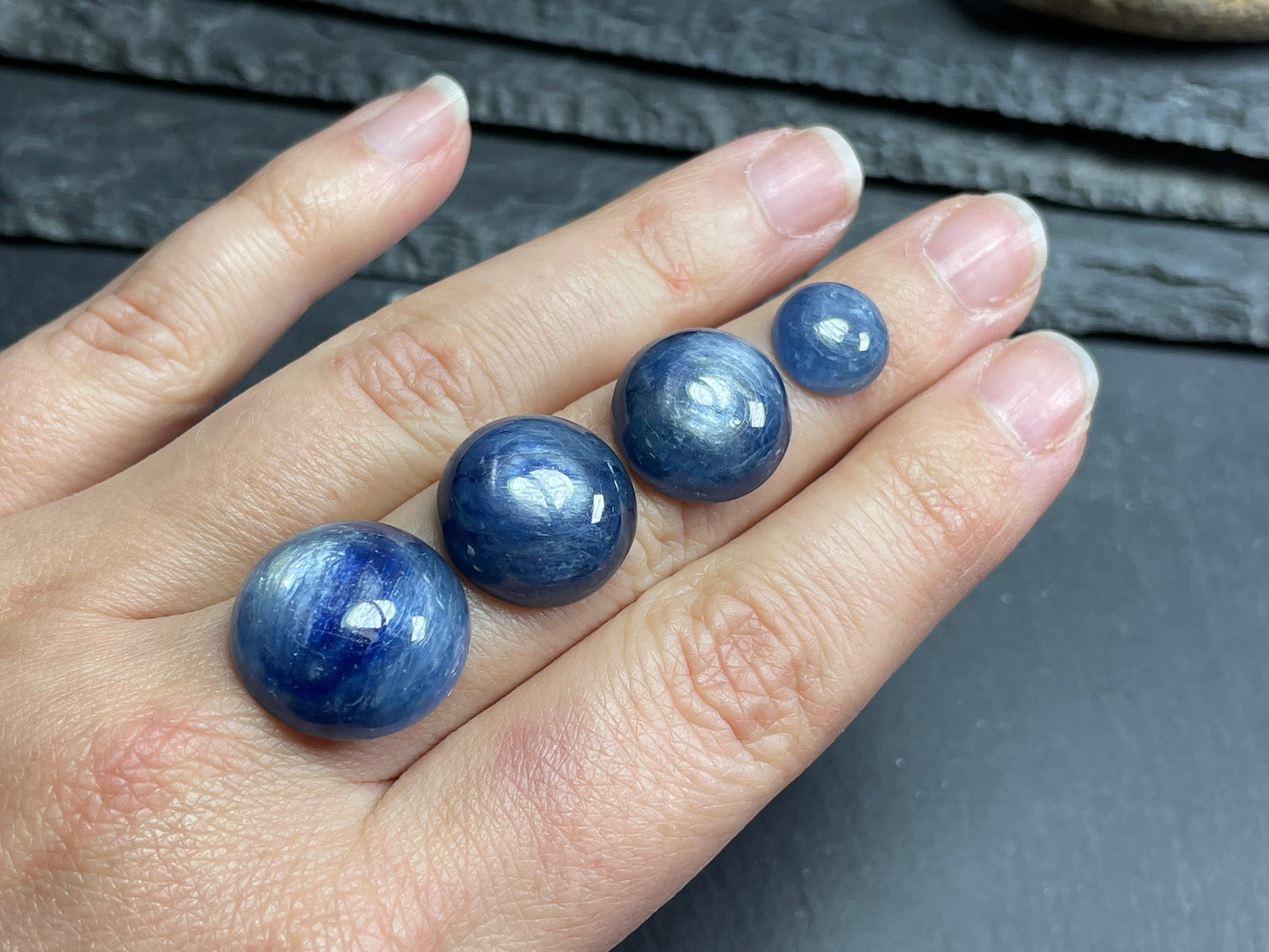 Blue Kyanite round cabochon 10mm, 15mm, 16mm, 18mm - Calibrated cabochons