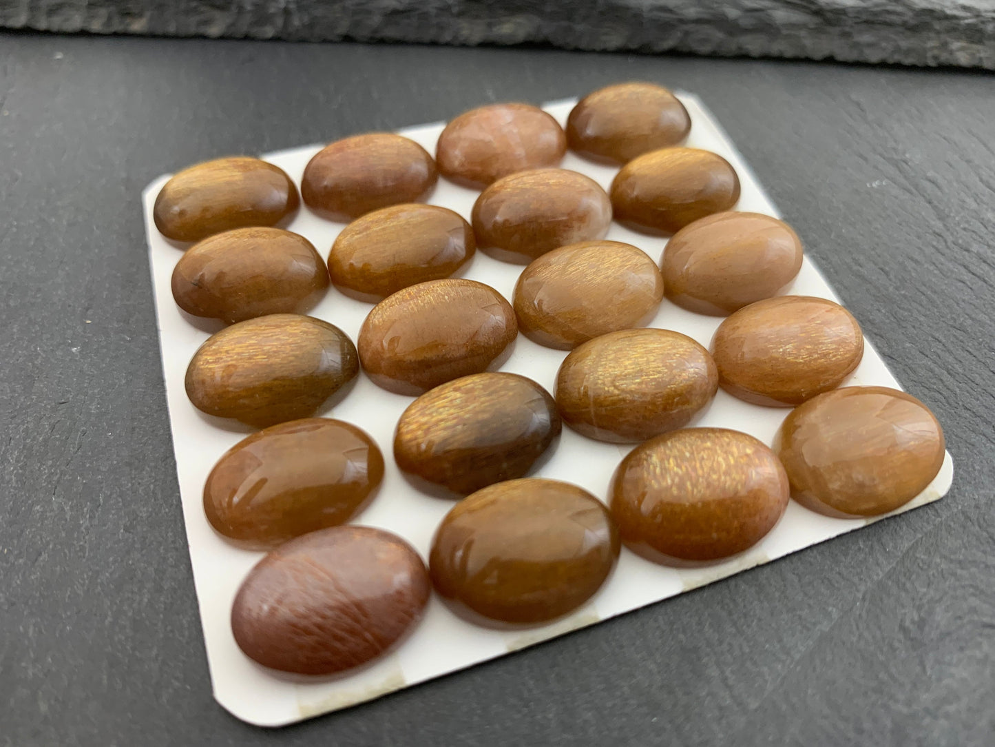 GoldSand Sunstone oval 12x16mm cabochon