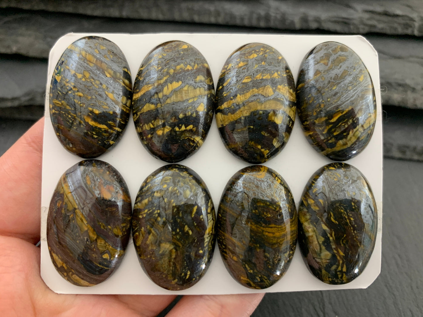 Tiger Iron oval 20x30mm cabochon - Calibrated cabochons