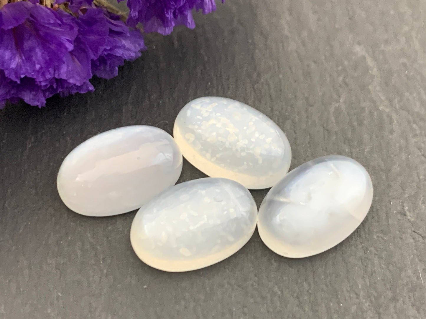 White Moonstone oval 8x12mm cabochon - Calibrated cabochons