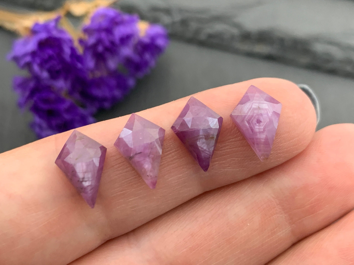 Faceted Silky Star Sapphire kite 8x12mm cabochon