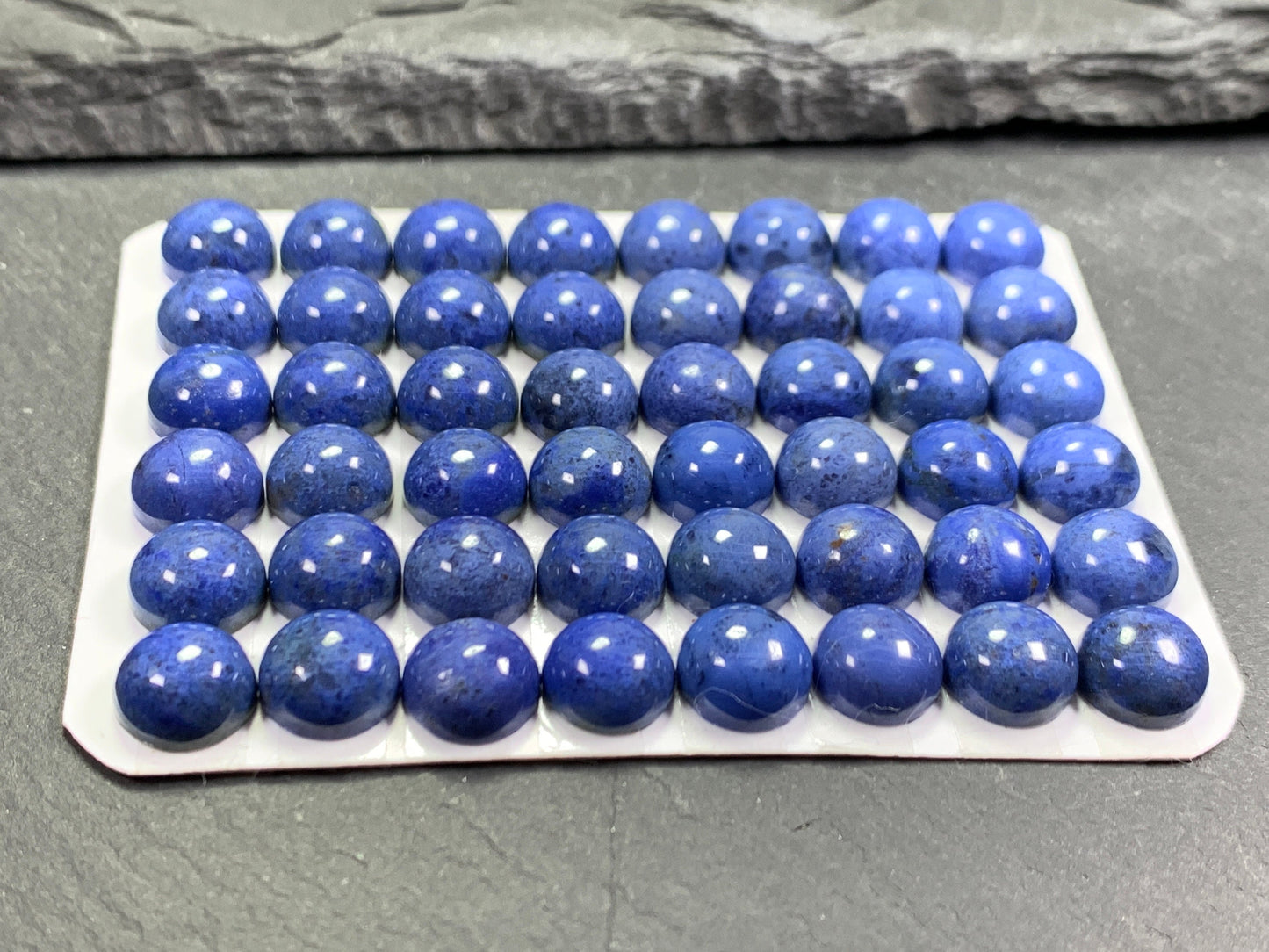Dumorterite round 8mm Cabochon - Calibrated Cabochons