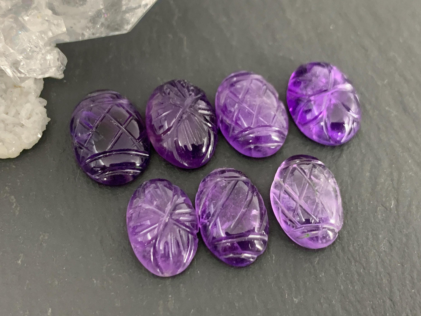 Amethyst oval 12-13mm long cabochon - Hand carved floral cabochon