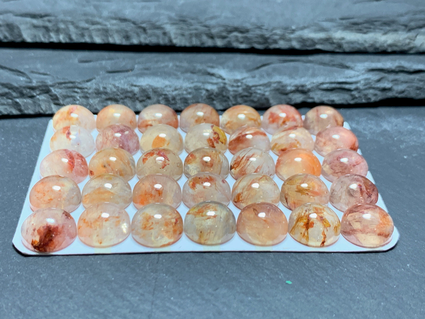 Blood Quartz round 10mm cabochon - Calibrated cabochons