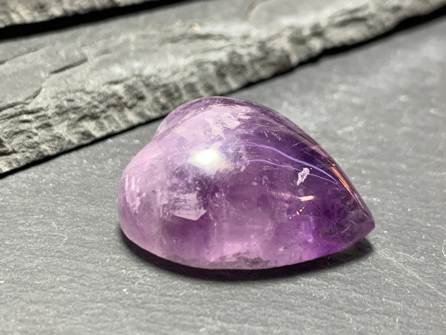 Amethyst heart 29x26x14mm cabochon- handmade in Africa