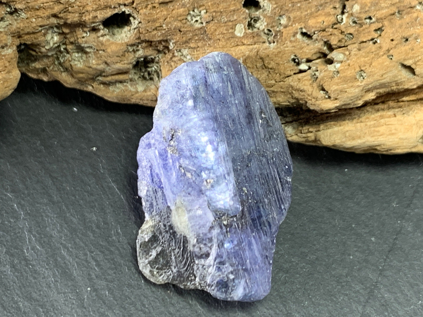 Raw Tanzanite from Tanzania 7.19g - not drilled gemstone