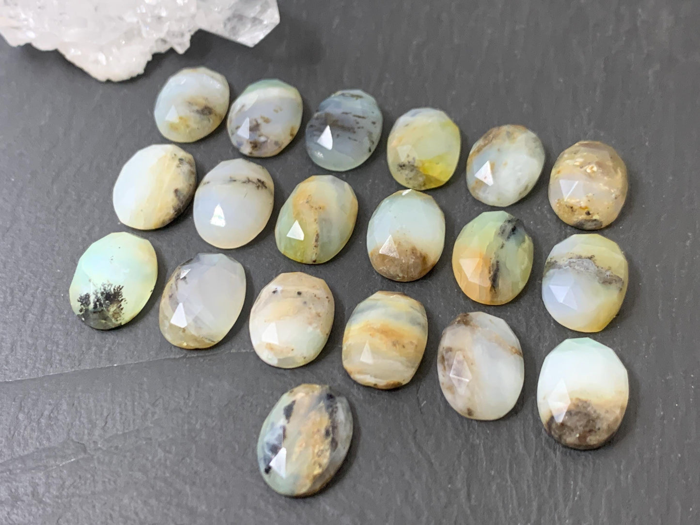 Faceted Peruvian Opal 10x14mm cabochon - Calibrated cabochons