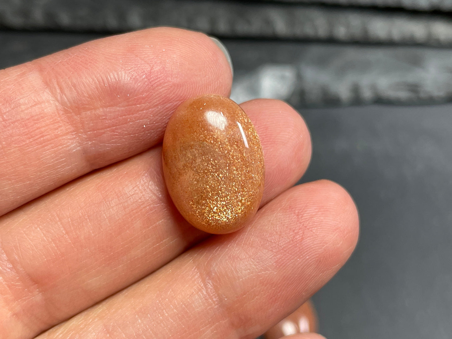 Goldsand Sunstone oval 13x18mm cabochon - Calibrated cabochons