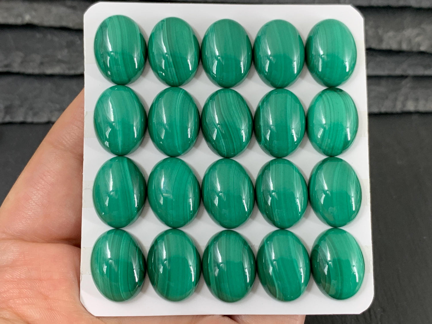 Malachite oval 12x16mm cabochon - Calibrated cabochons