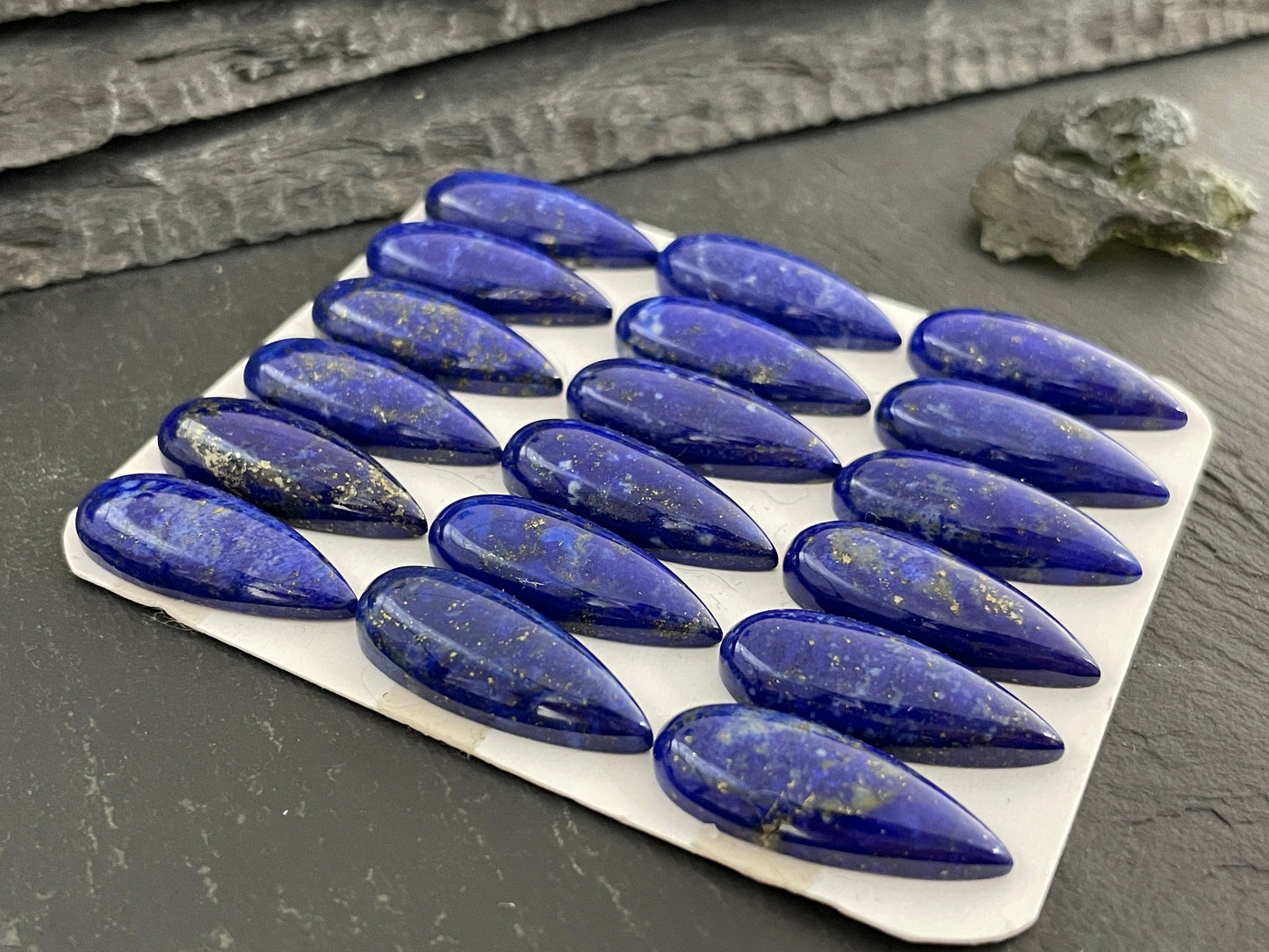 Lapis Lazuli pear 10x25mm cabochon - Calibrated Cabochons