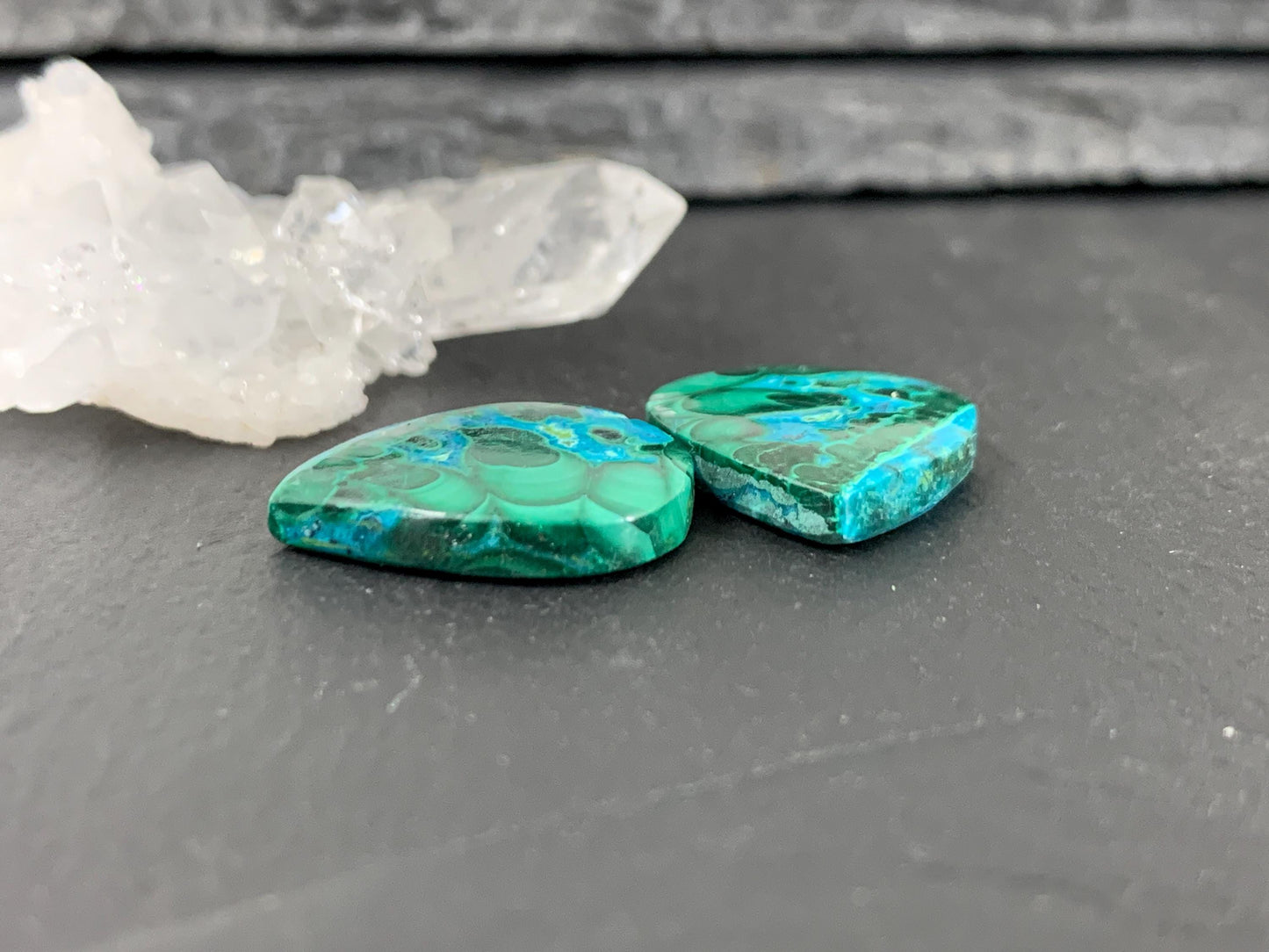 Malachite Chrysocolla pear 16x19x3.5mm cabochon pair