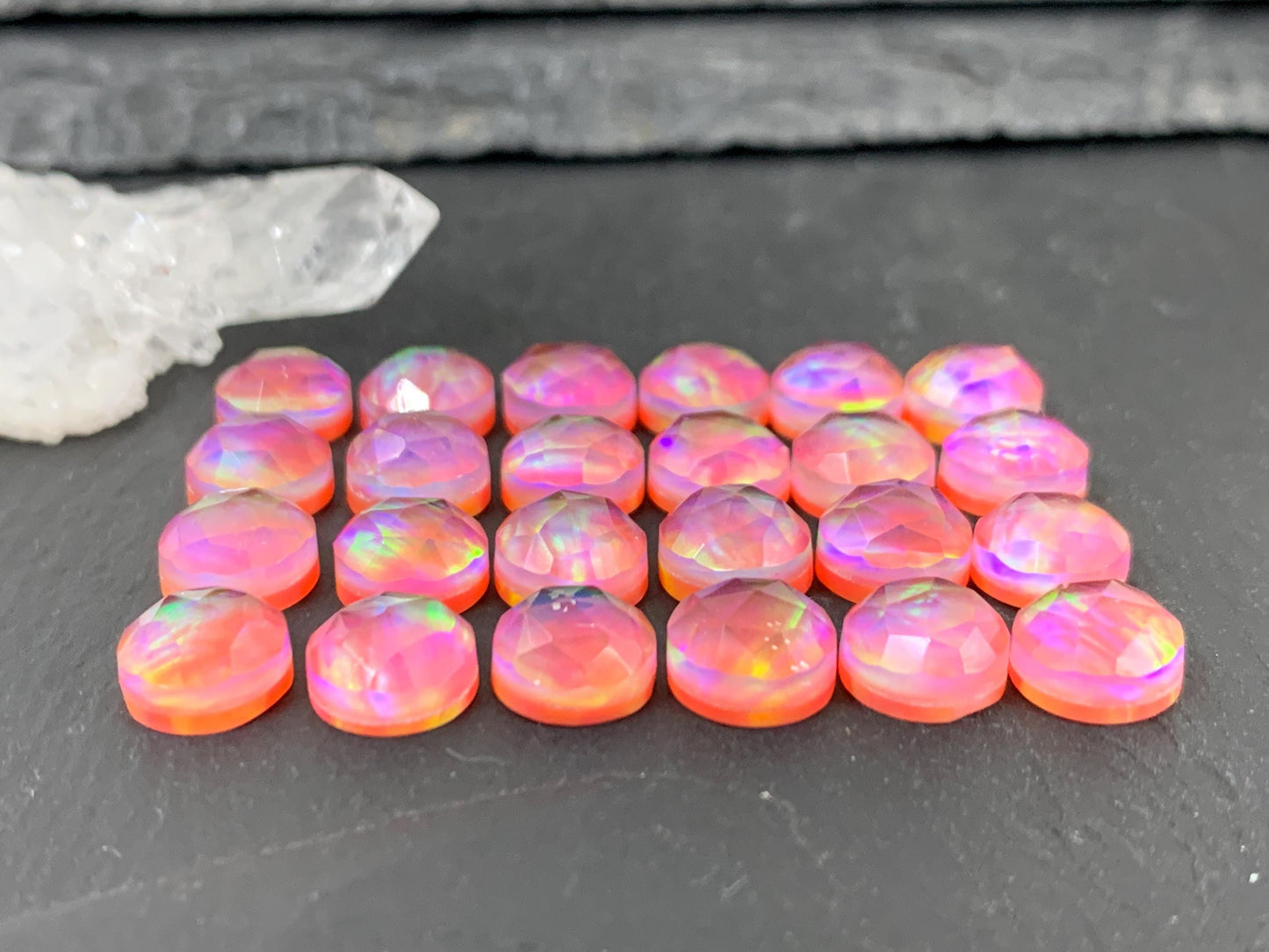 Aurora Opal round 8mm cabochon - Doublet cabochons