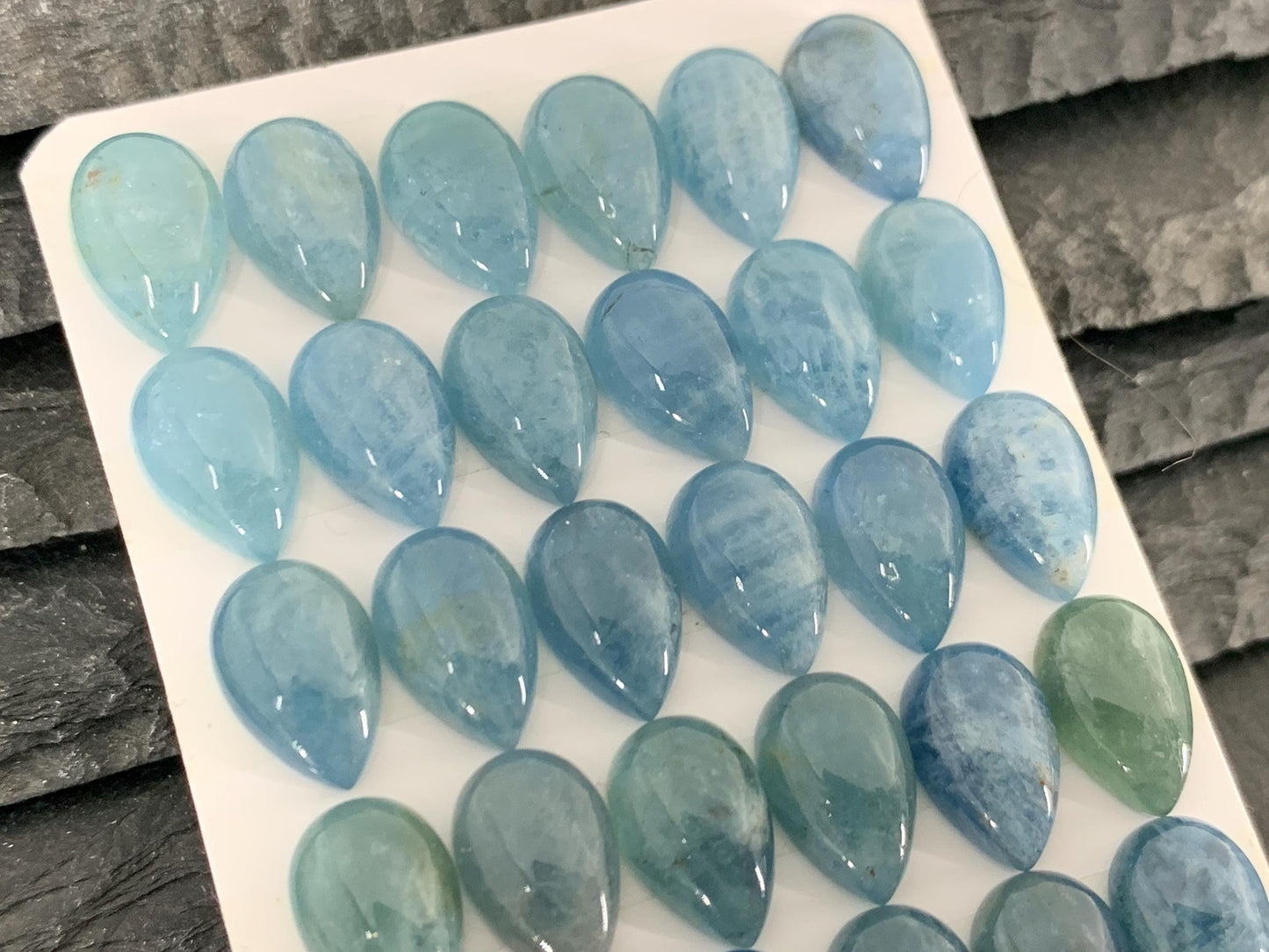 Aquamarine pear 8x12mm cabochon - Calibrated cabochons