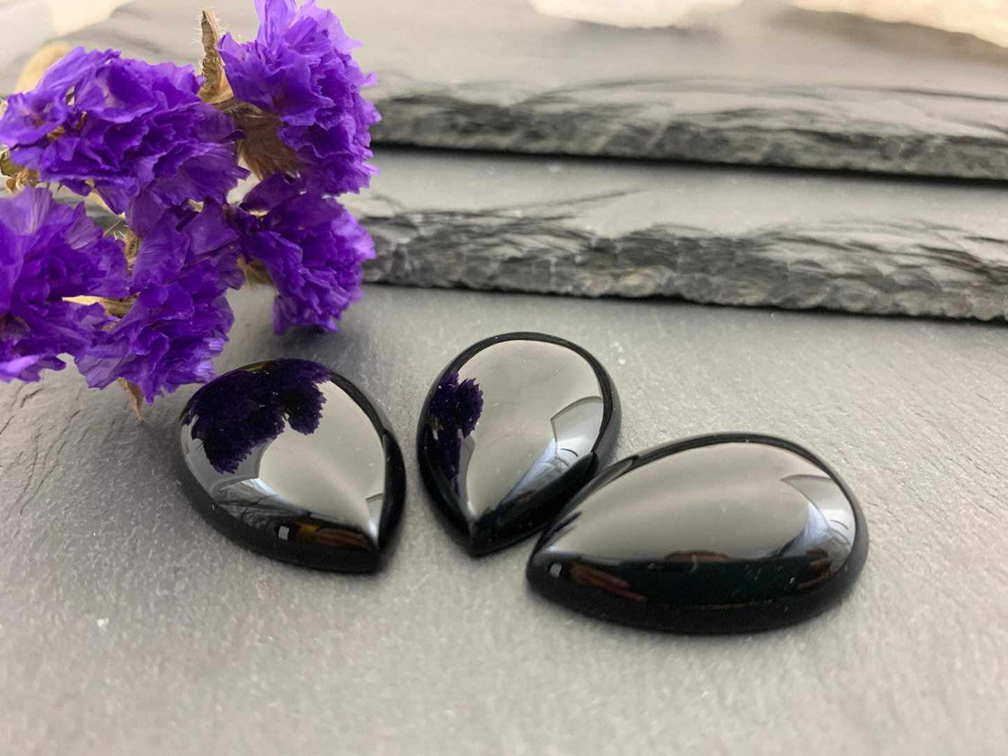 Black Agate pear cabochon 20x30mm - Calibrated cabochons
