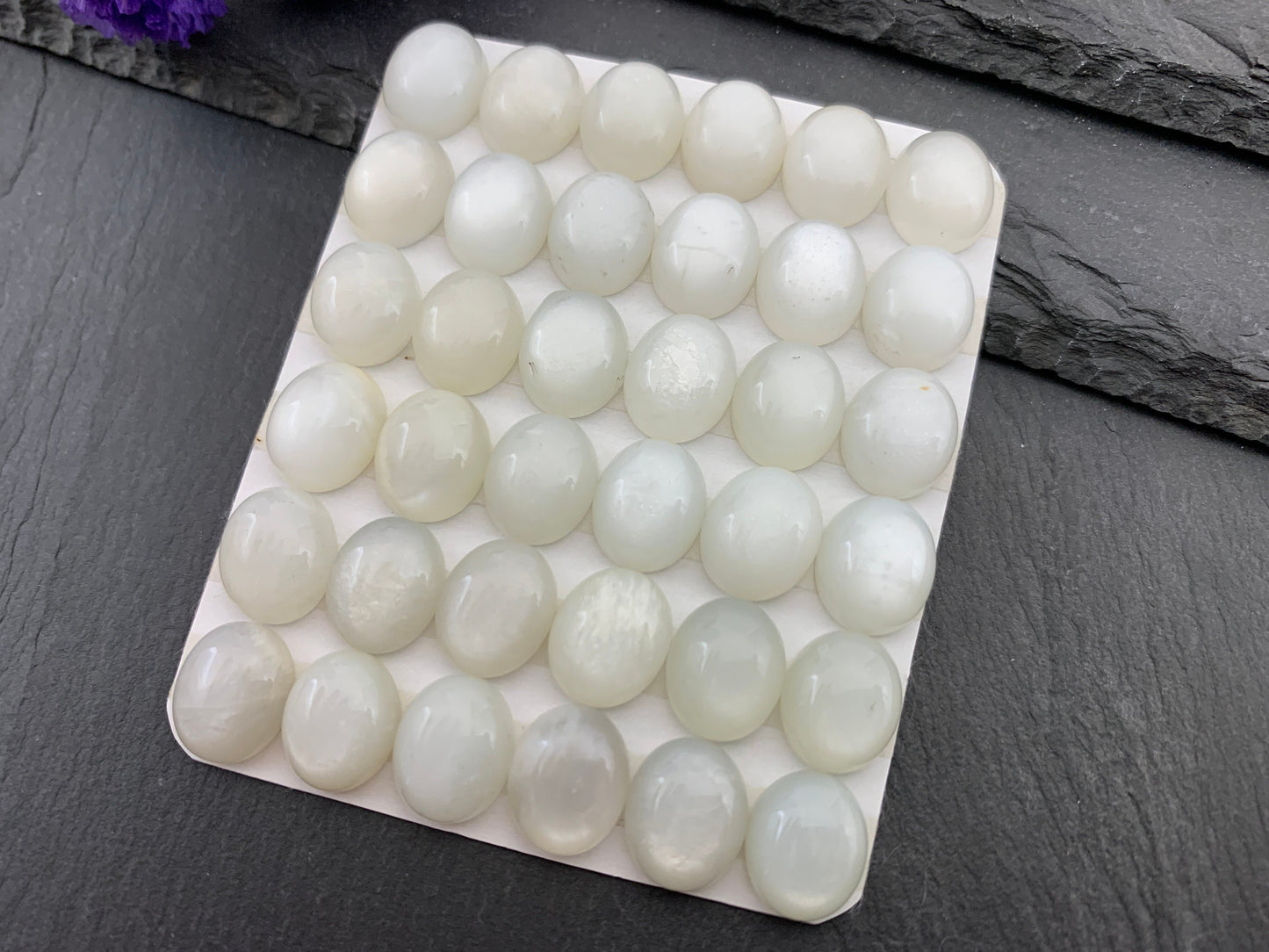 White Moonstone oval 10x12mm cabochon - Calibrated cabochons