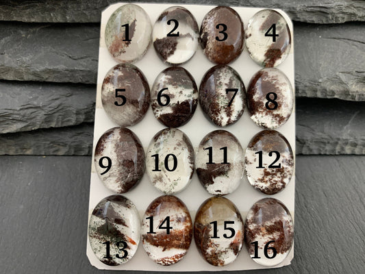 Green Phantom Crystal oval 15x20mm cabochon