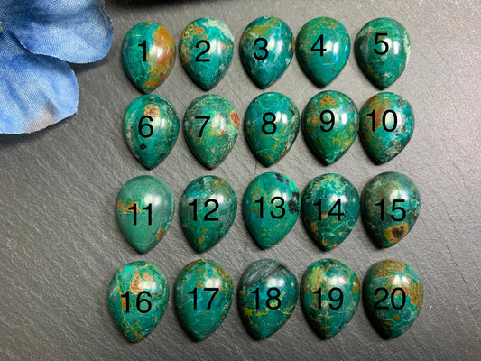 Chrysocolla pear 15x20mm cabochon (Peru)