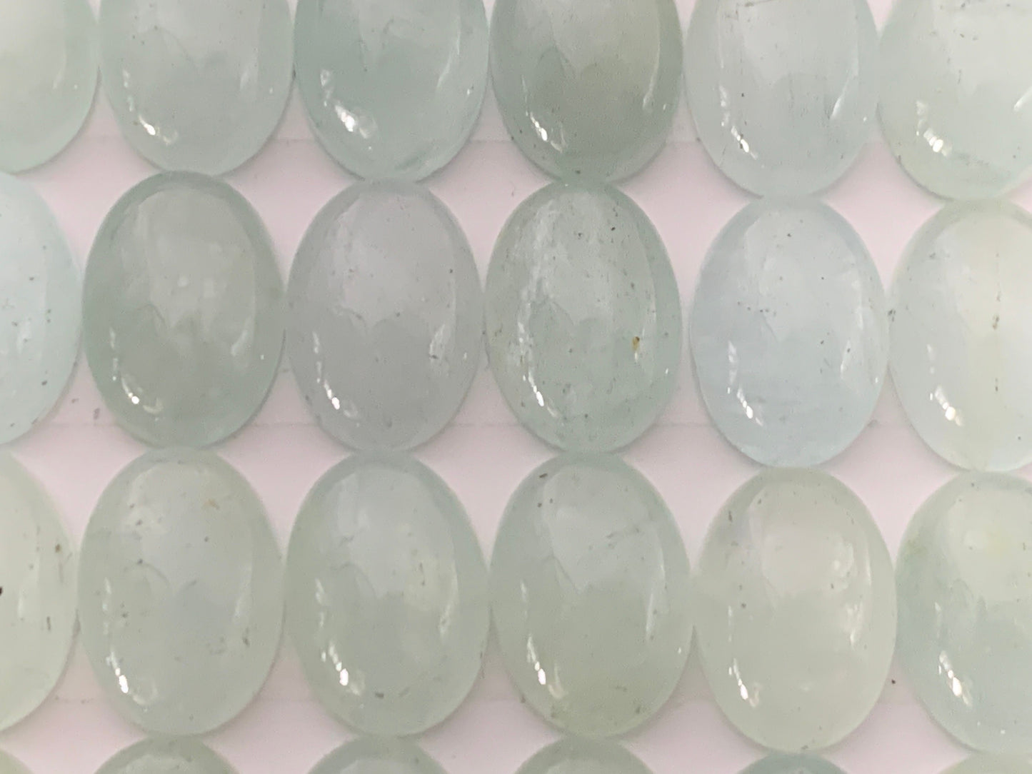 Aquamarine oval 10x14mm cabochon - Calibrated cabochons
