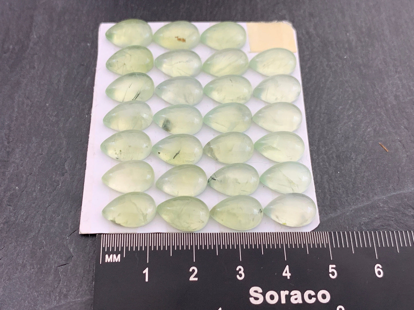 Prehnite pear 8x12mm cabochon - Calibrated cabochons
