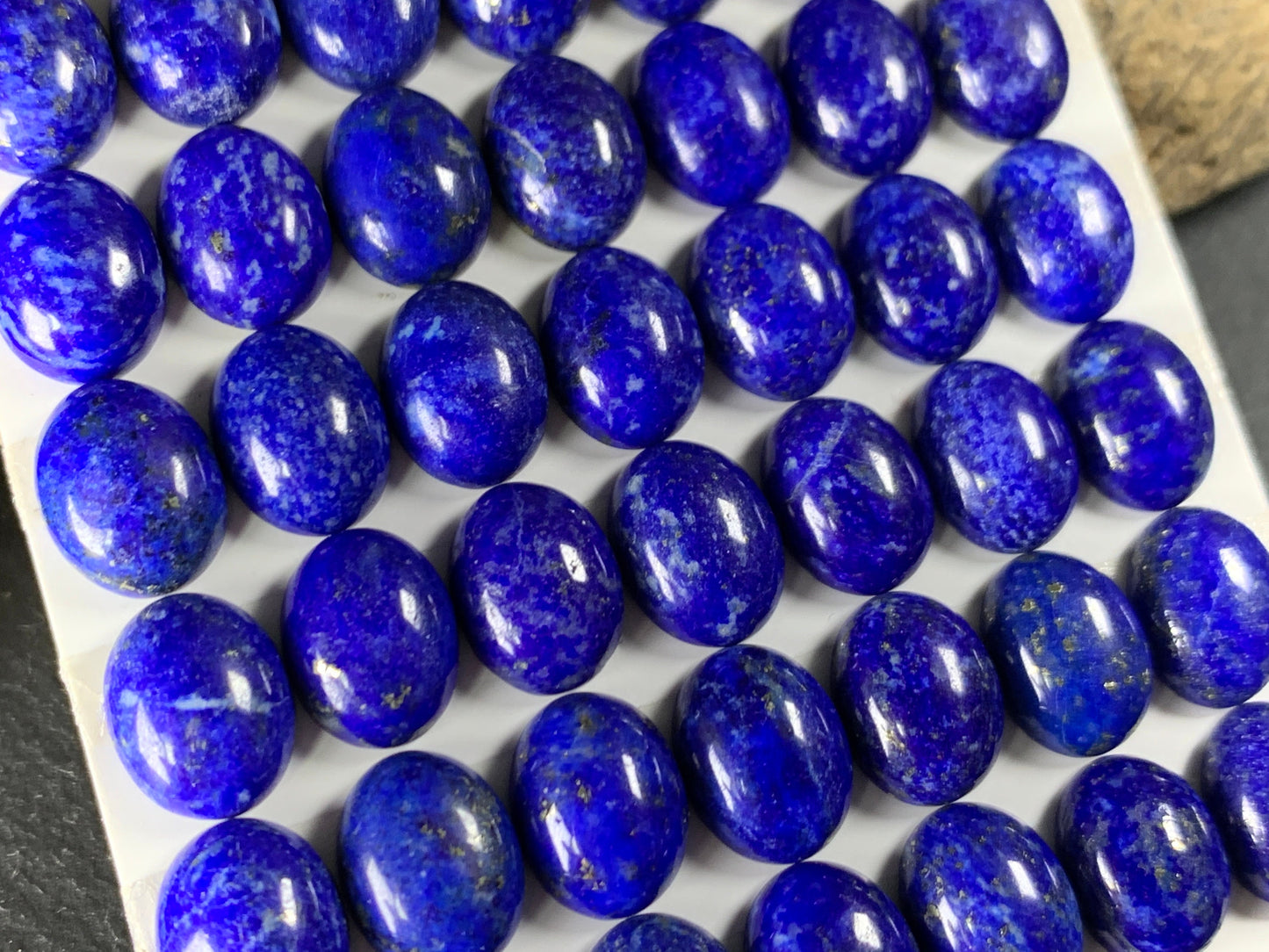 Lapis Lazuli oval 8x10mm cabochon - Calibrated cabochons