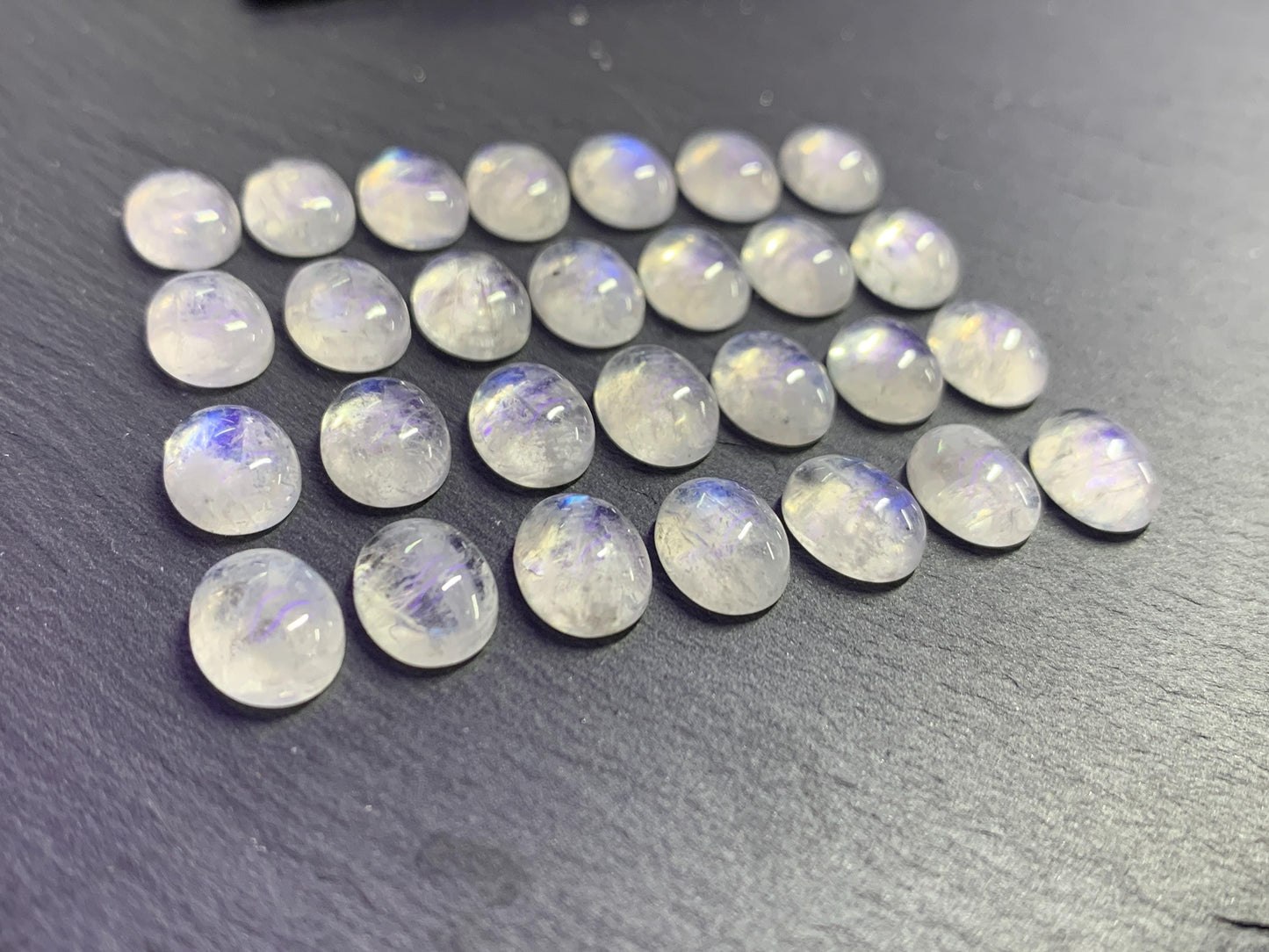 Rainbow Moonstone oval 8x10mm cabochon - Calibrated cabochons