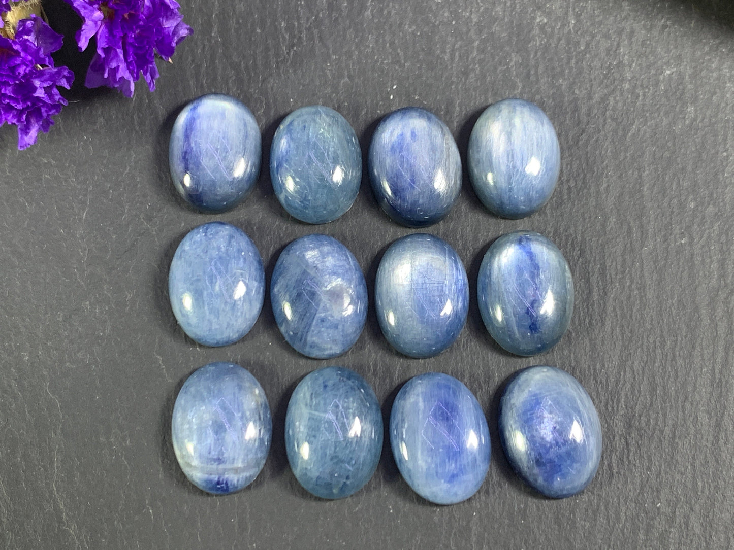 Kyanite oval 12x16mm cabochon - Calibrated cabochons