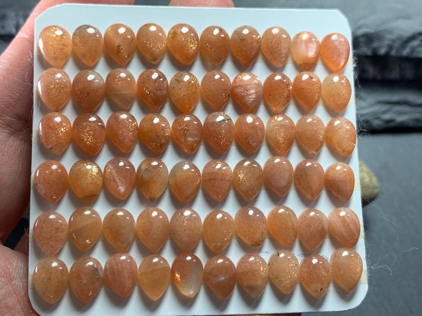 Goldsand Sunstone pear 6x8mm cabochon - Calibrated Cabochons