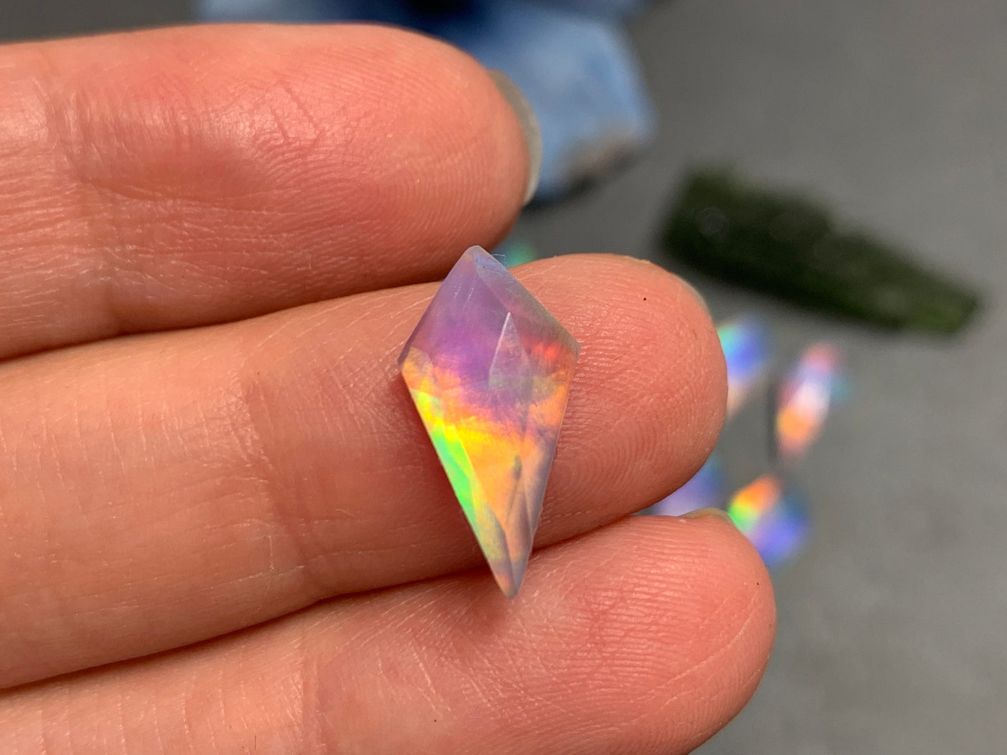Faceted Aurora Opal kite 8x16mm cabochon - Doublet cabochons