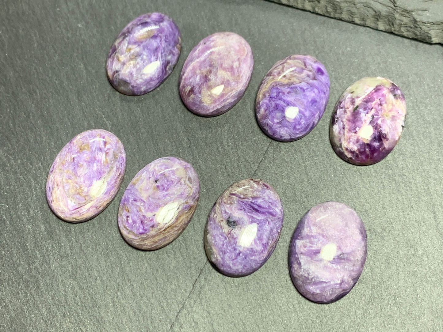 Charoite oval 18x25mm - Calibrated cabochons