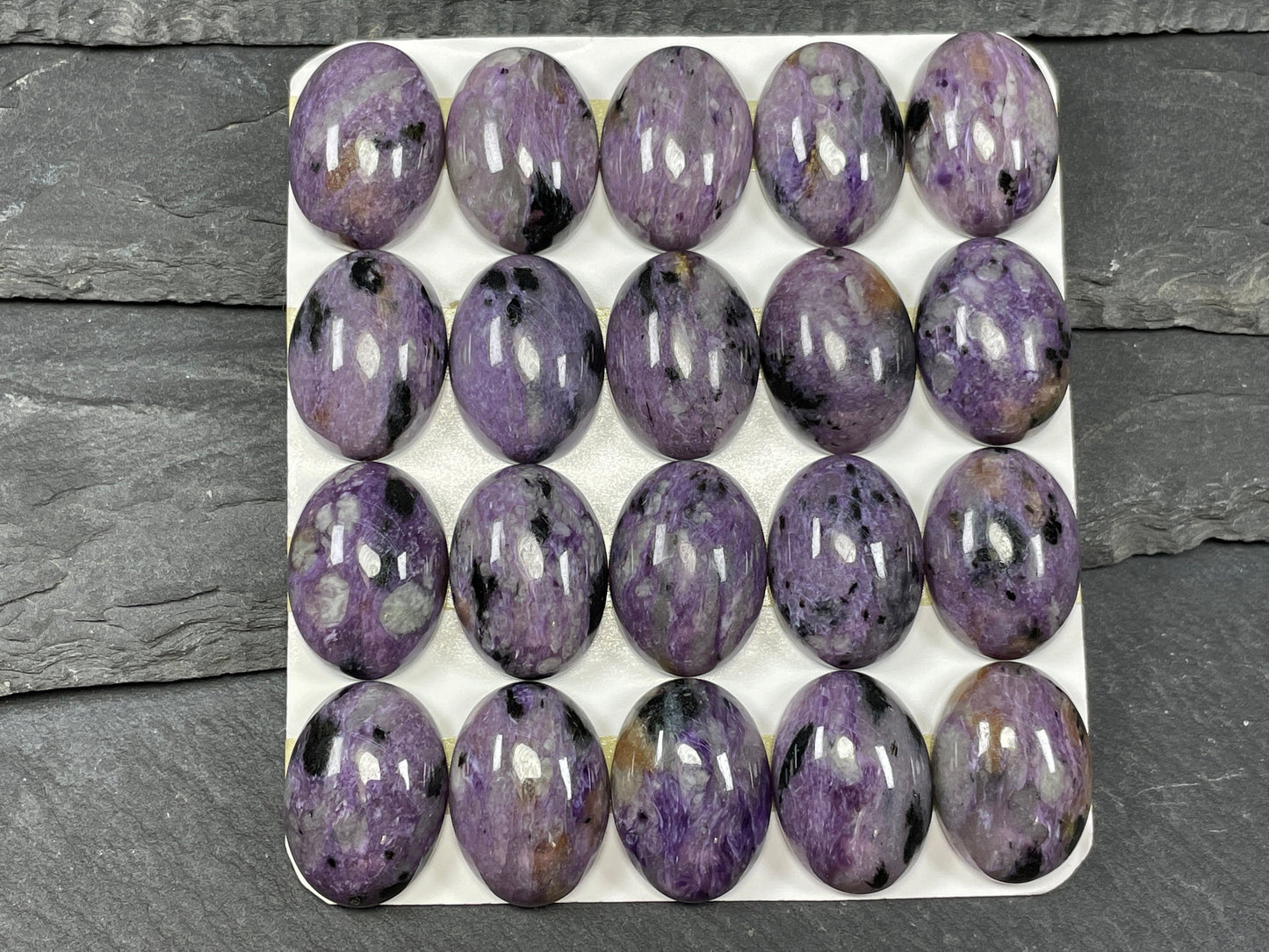 Charoite oval 13x18mm cabochon - Calibrated cabochons