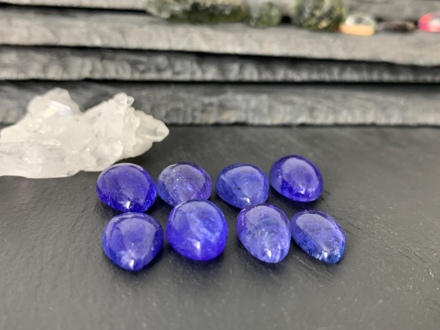 Tanzanite pear 14-17mm long cabochon