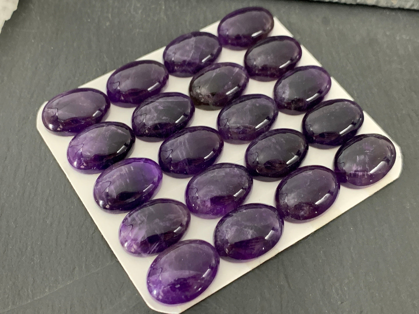 Amethyst oval 13x18mm cabochon - Calibrated cabochons