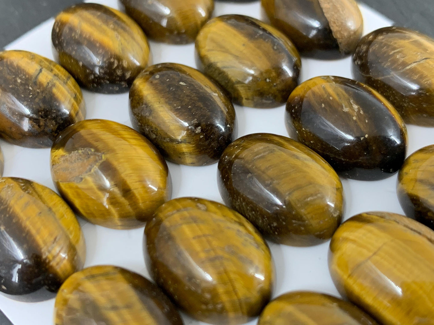 Tiger Eye oval 12x16mm cabochon - Calibrated cabochons