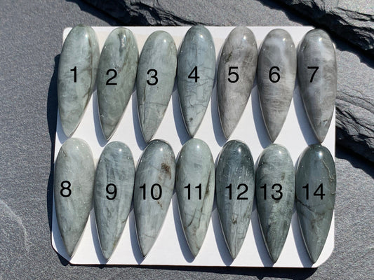 Eagle Eye pear 10x30mm cabochon - Calibrated cabochons