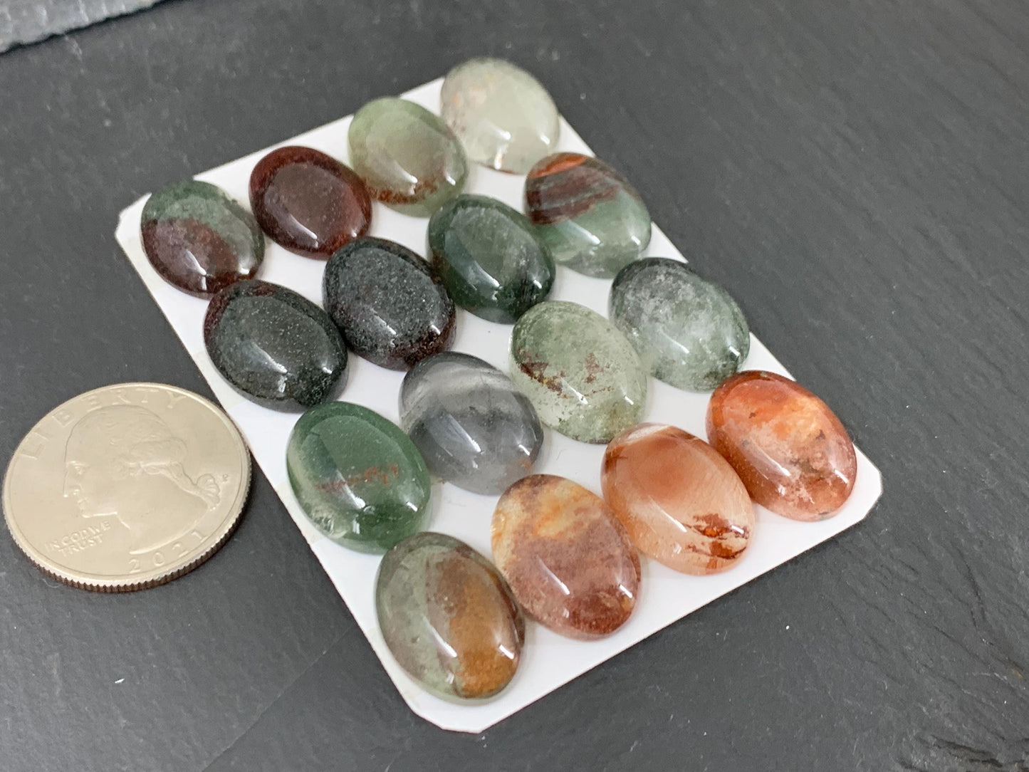 Green Phantom Crystal oval 13x18mm cabochon - Calibrated cabochons