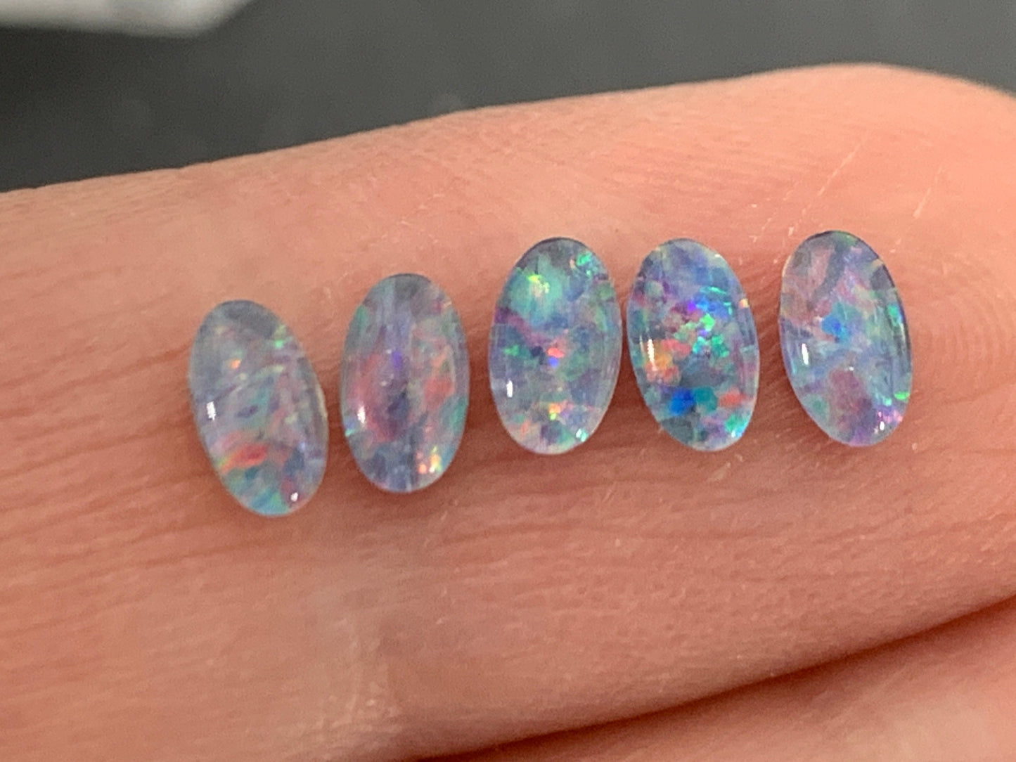 Australian Opal oval 3x5mm doublet cabochon