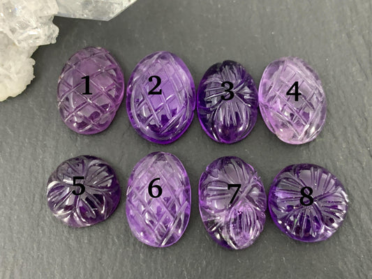 Amethyst carved 11-15mm long cabochon - Hand carved floral cabochon