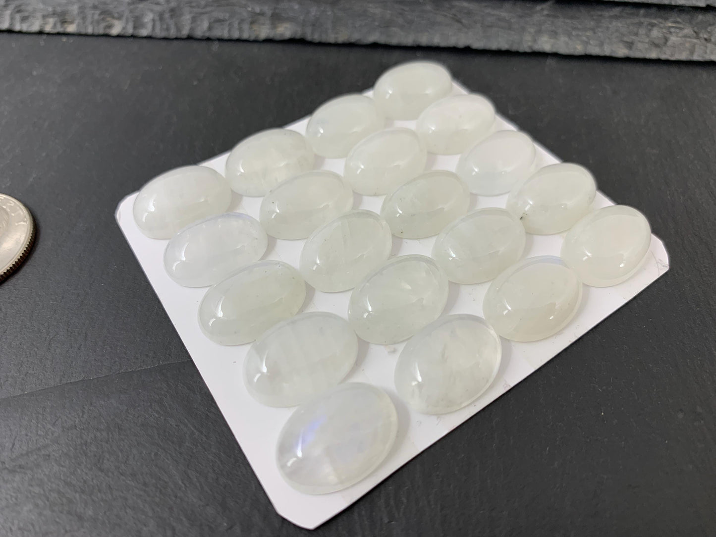 Rainbow Moonstone oval 13x18mm cabochon - Calibrated cabochons