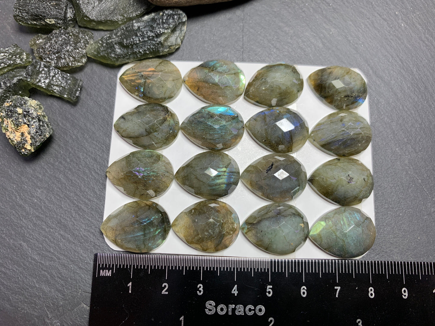 Faceted Labradorite pear 15x20mm cabochon - Calibrated Cabochons