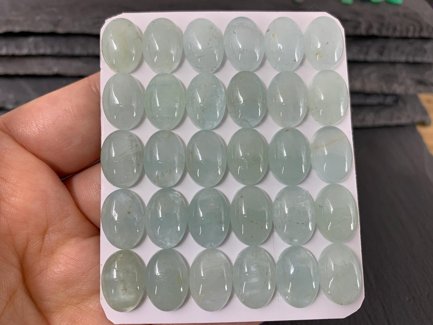 Aquamarine oval 10x14mm cabochon - Calibrated cabochons