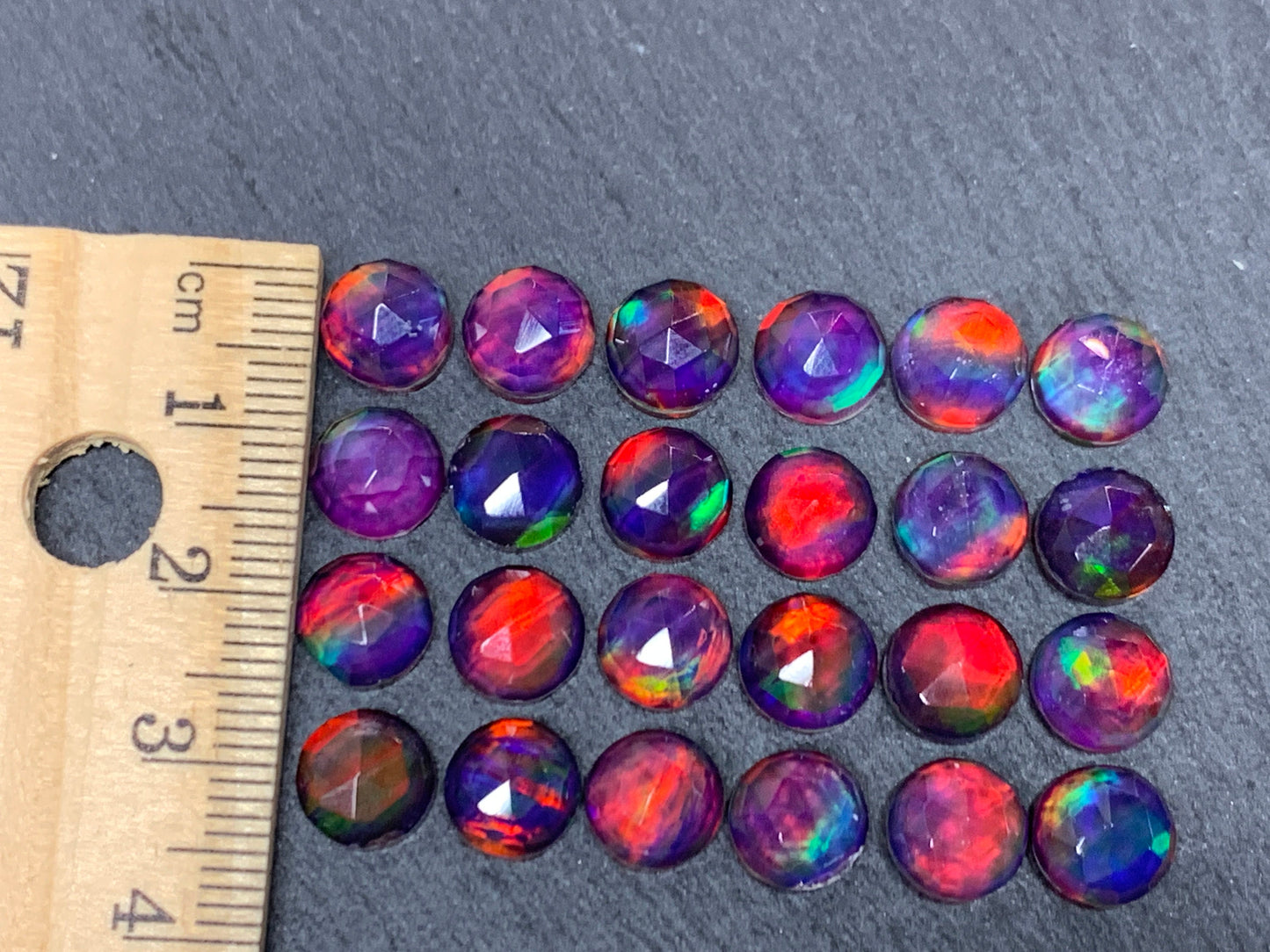 Aurora Opal round 8mm cabochon - Doublet cabochons