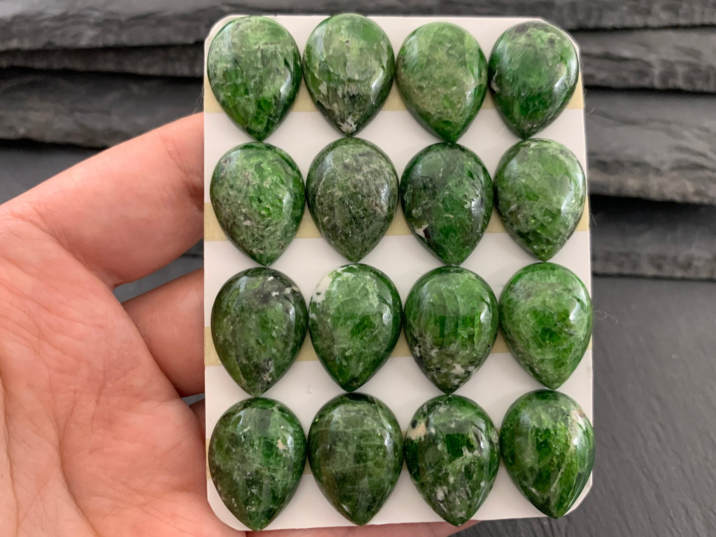 Chrome Diopside pear 15x20mm cabochon - Calibrated cabochons