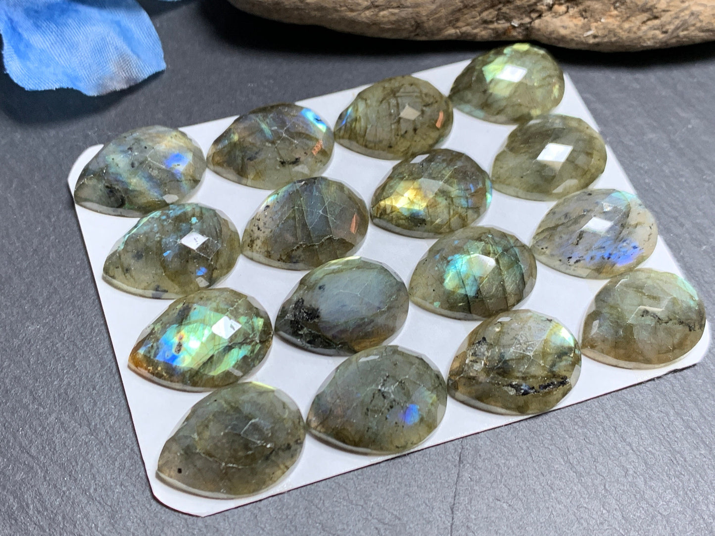 Faceted Labradorite pear 15x20mm cabochon - Calibrated Labradorite