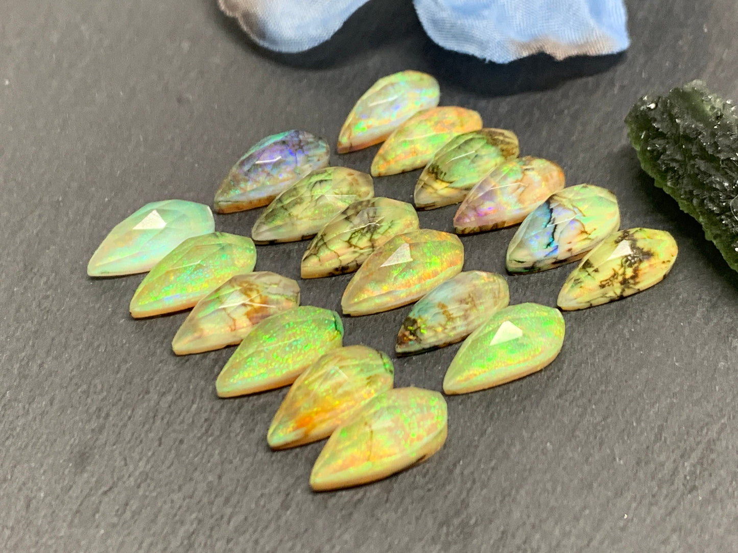 Faceted Monarch Opal pear 7x15mm cabochons - Doublet cabochons