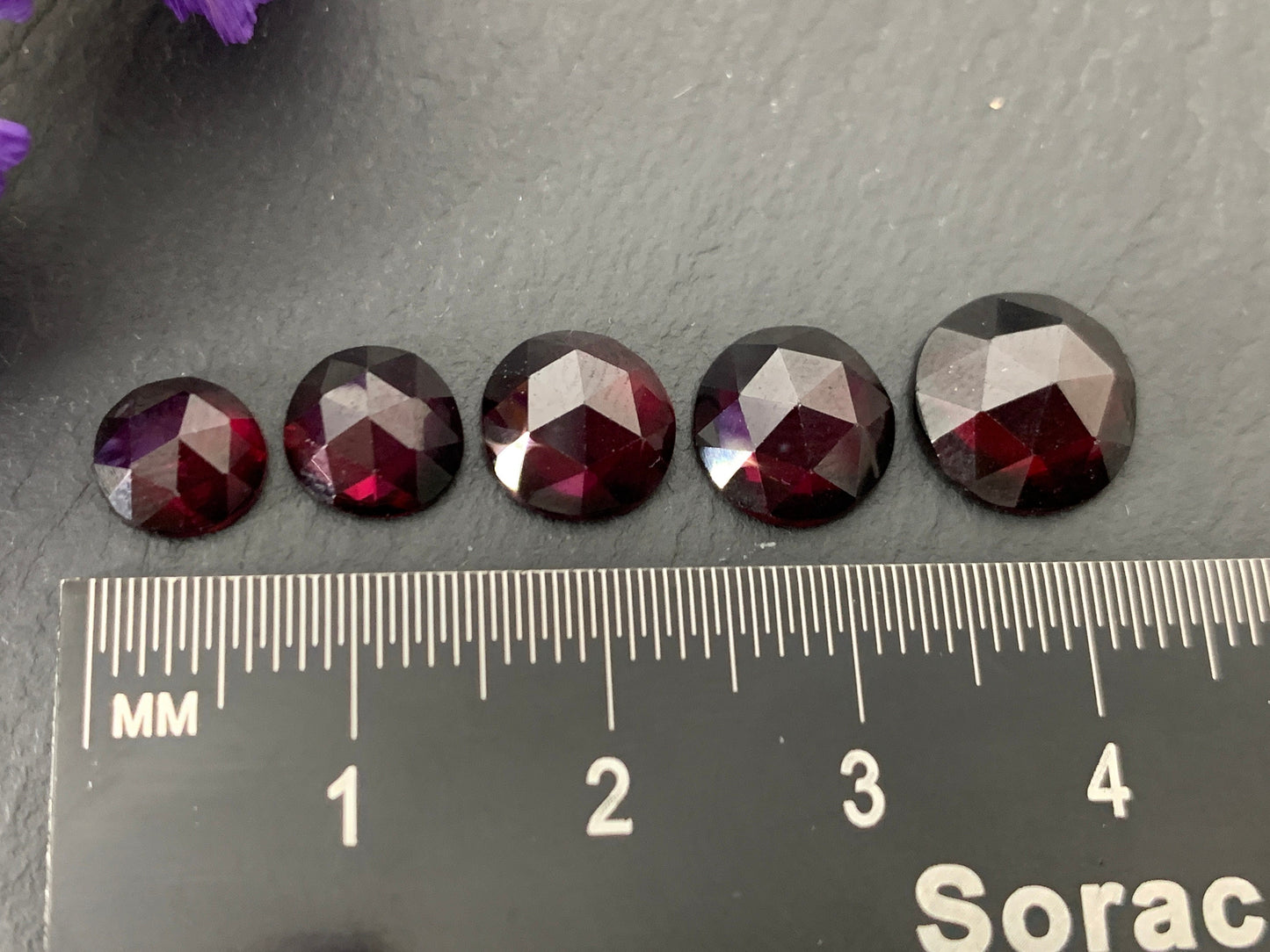 Faceted Rhodolite Garnet round 6-10mm cabochon e