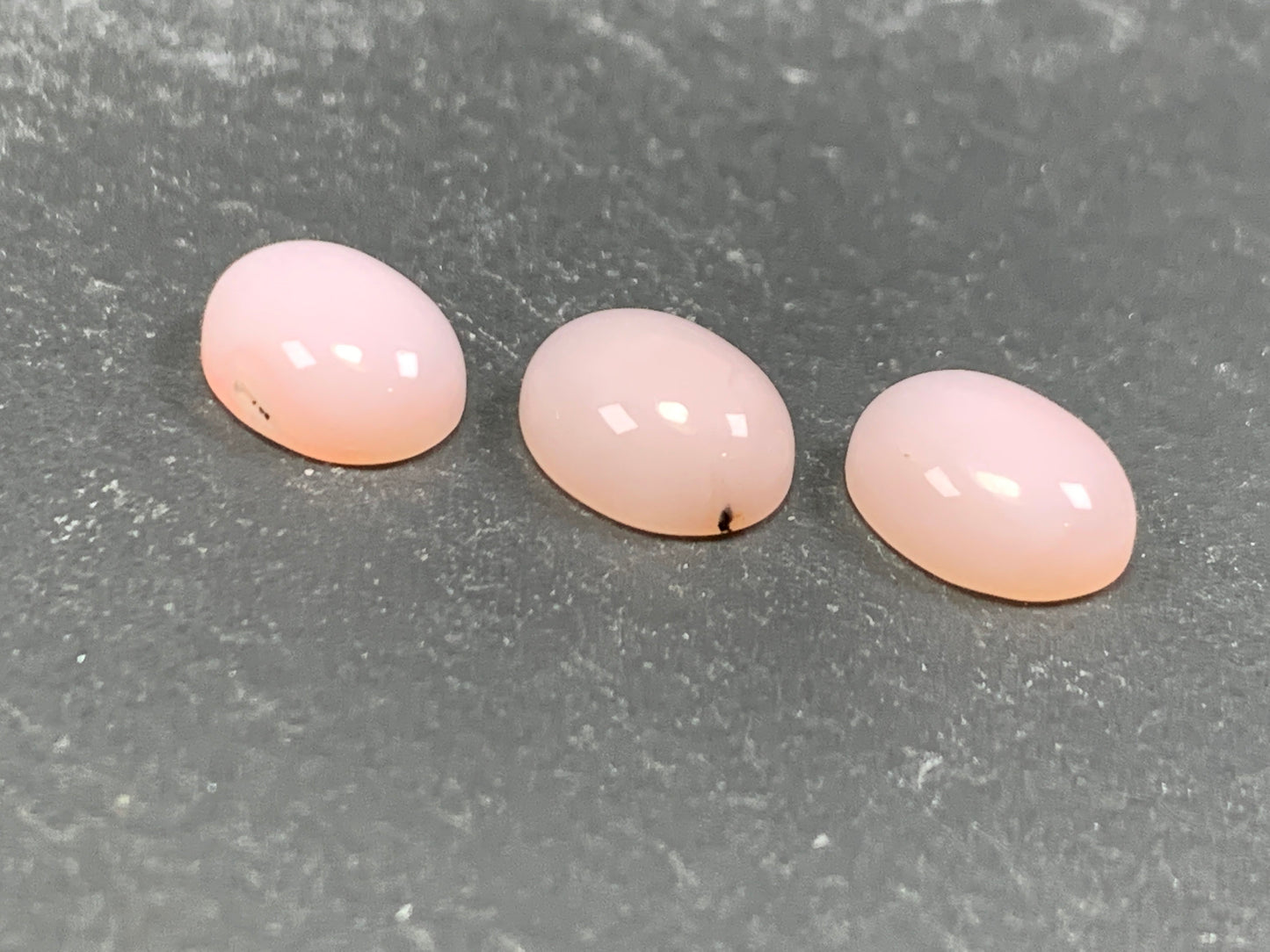 Pink Opal oval 8x10mm cabochon - Calibrated cabochons