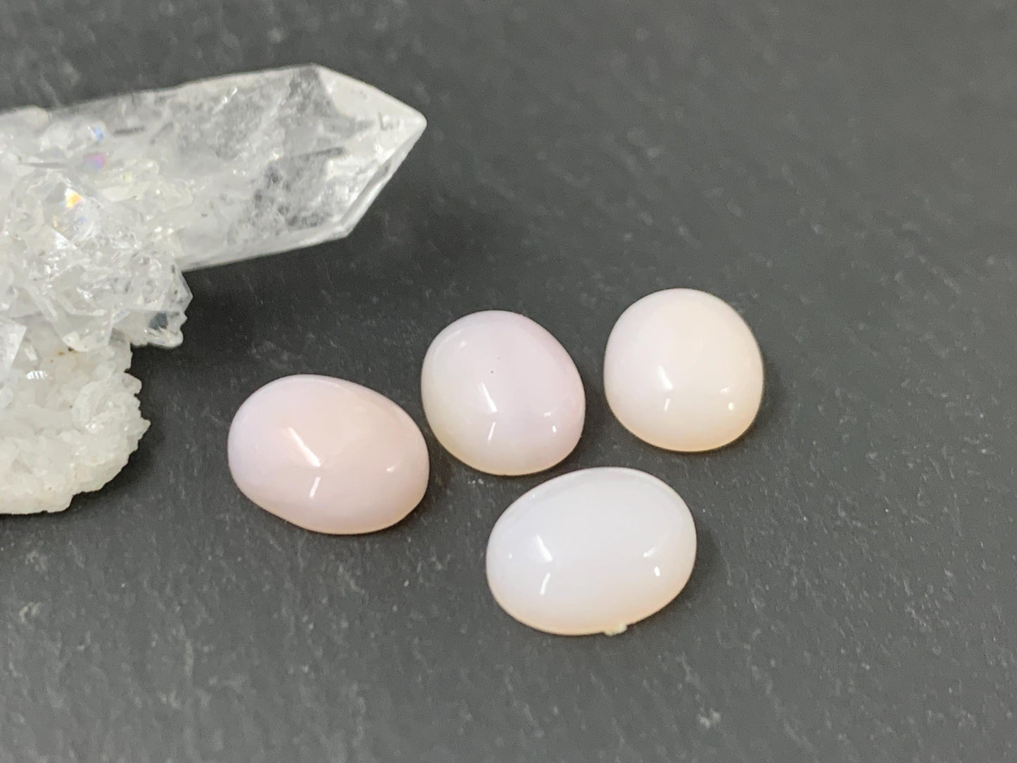 Pink Opal oval 8x10mm cabochon - Calibrated cabochons