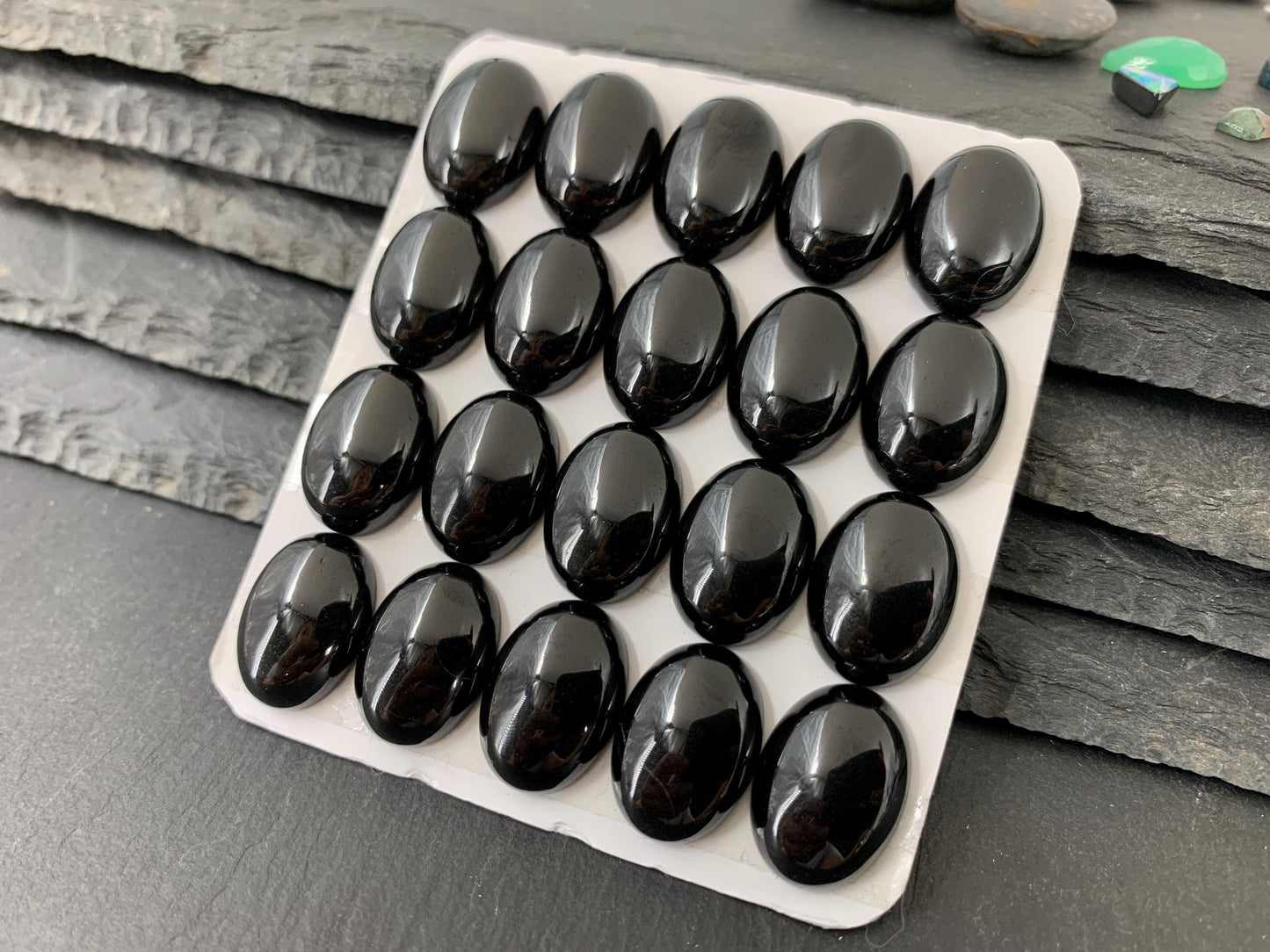 Black Spinel oval 13x18mm cabochon - Calibrated cabochons