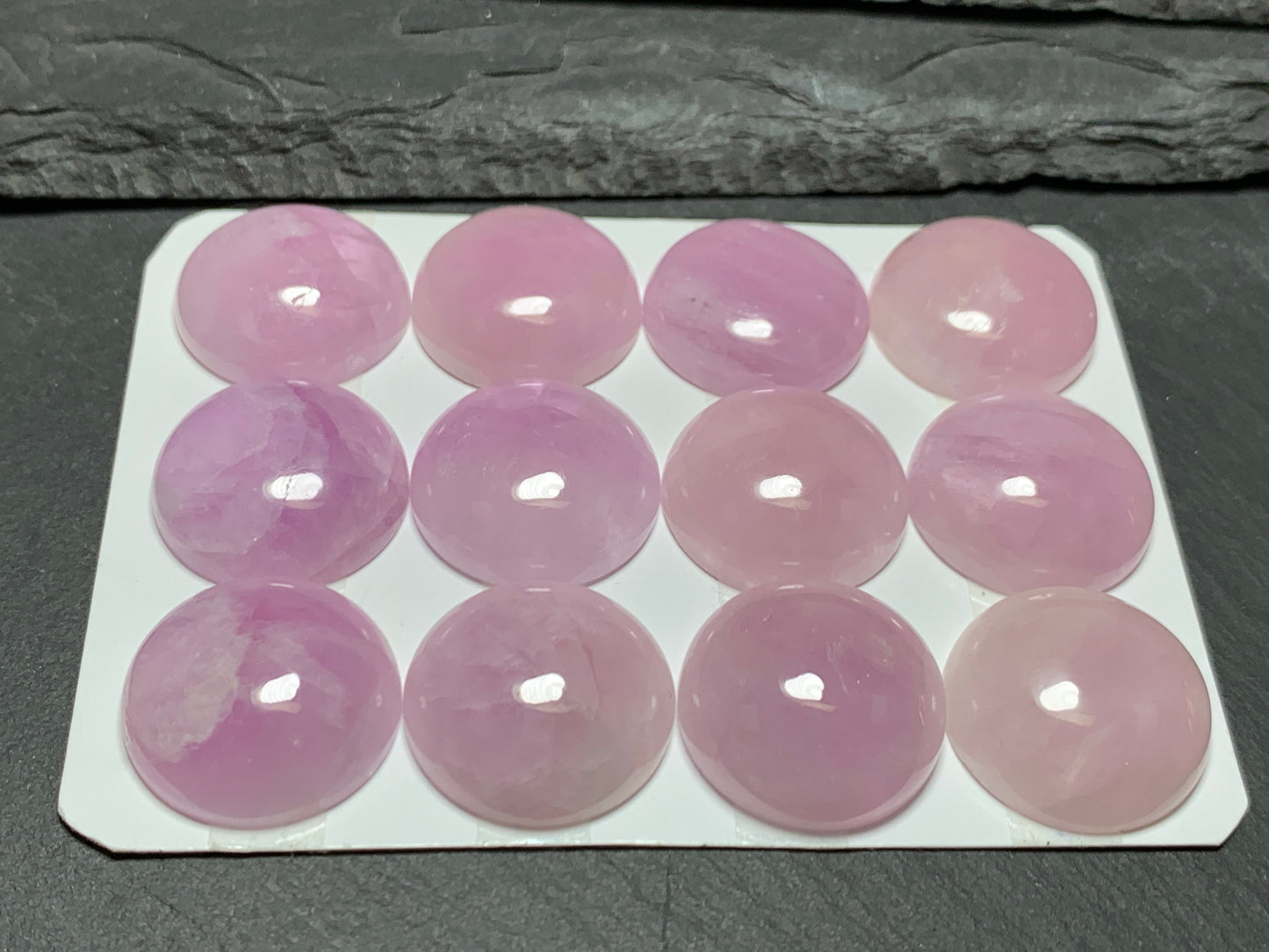 Kunzite round 20mm cabochon - Calibrated cabochons